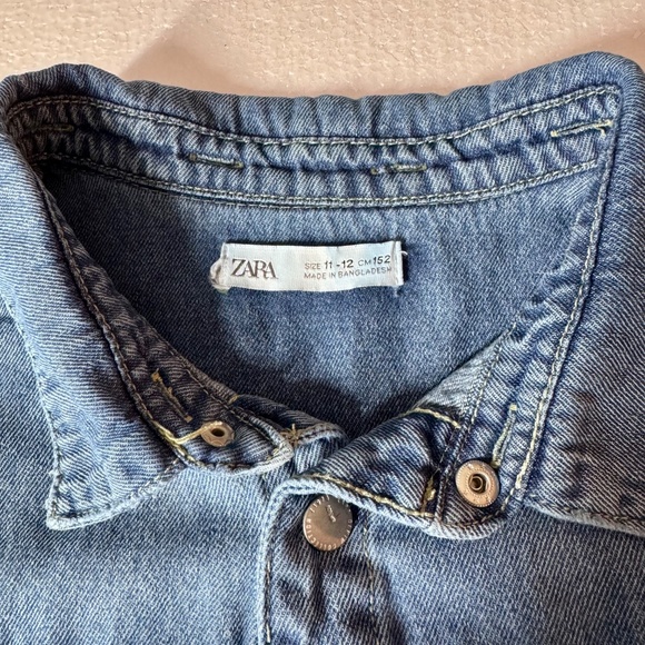 Women's Zara Light Blue Wash Denim Button Down Shirt with Snap Buttons - Picture 7 of 9